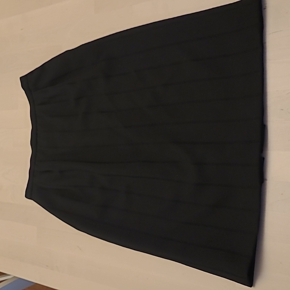 EUC VTG Tahari Woolmarked 100% Wool Midi Skirt